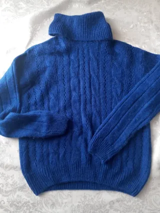 Maglioncino hope blu con trecce