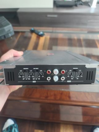 Amplificador Caliber X600.4 2400W