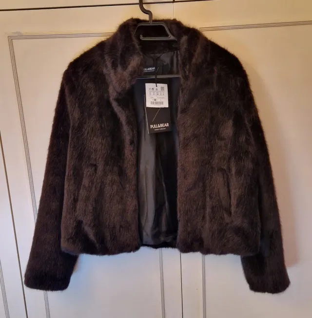 Abrigo corto efecto pelo Pull&Bear (con etiqueta)