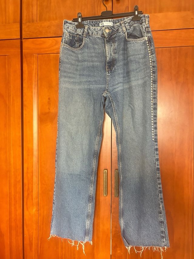 Vaqueros Zara con tachuelas