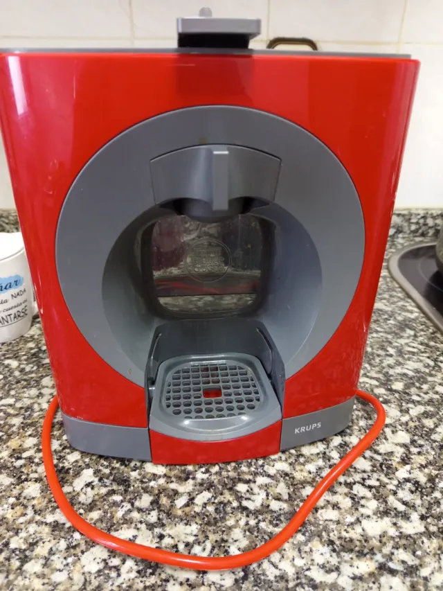 Cafetera Dolce Gusto Roja y Gris