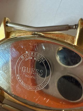 Reloj GUESS dorado y blanco