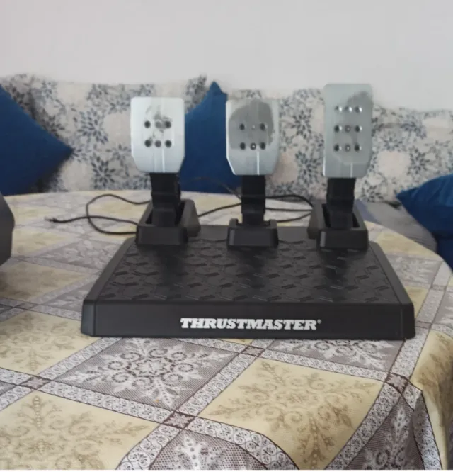 Volante Thrustmaster T248