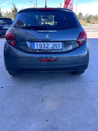 Peugeot 208 2016