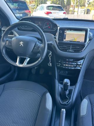 Peugeot 208 2016