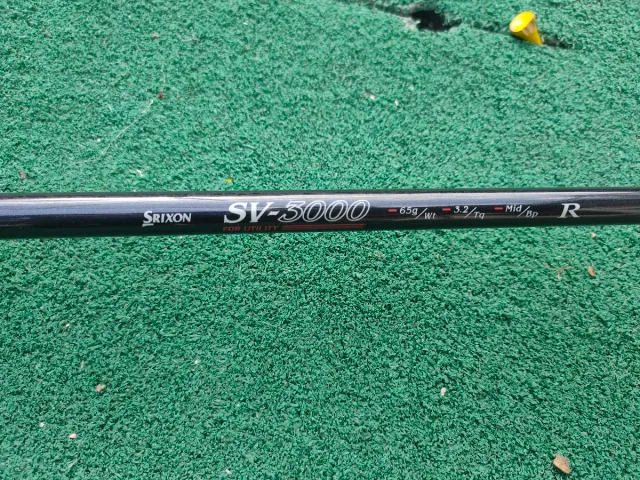 Híbrido Srixon AD 5