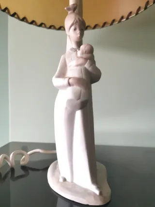 Lámpara Vintage Porcelana Mujer Bebé