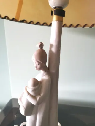 Lámpara Vintage Porcelana Mujer Bebé