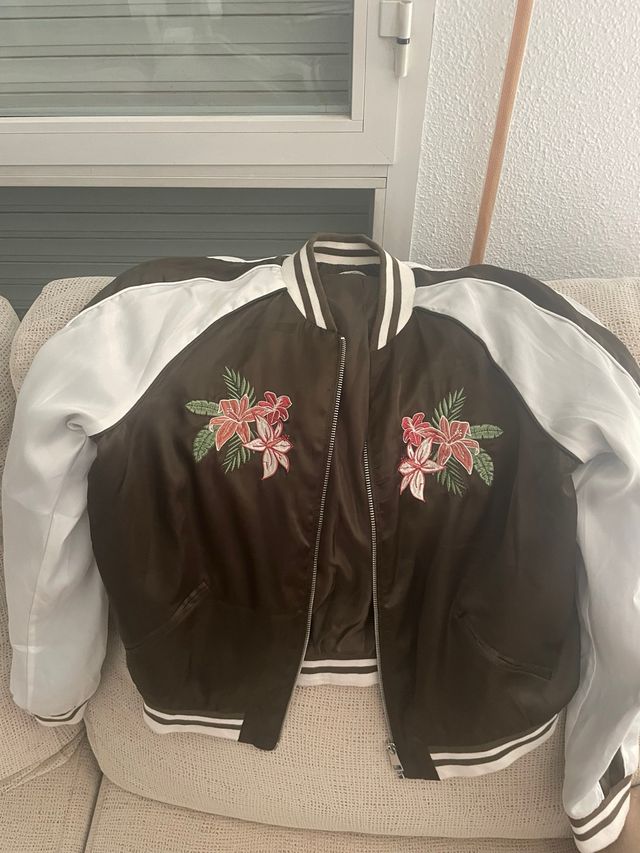 Chaqueta bomber floral