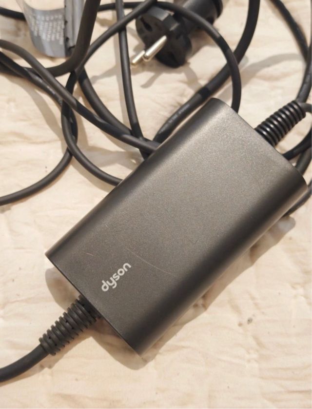 Ferro nero e rosa Dyson Corrale