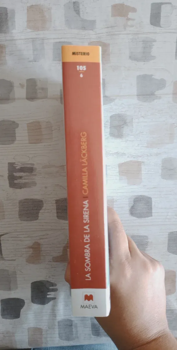 La sombra de la sirena: Un ramo de lirios blanc...