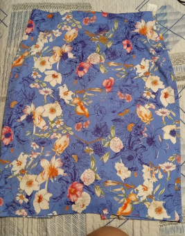 Falda floral azul