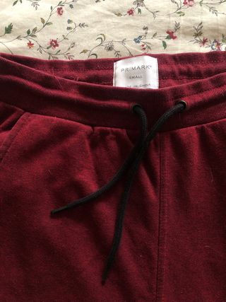 Pantalón granate Primark Talla S