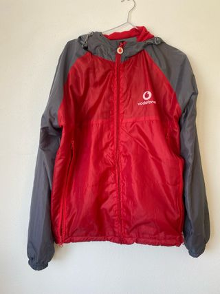 Chubasquero Vodafone Rojo Talla M