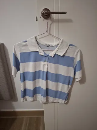 Crop top rayas azul y blanco Stradivarius