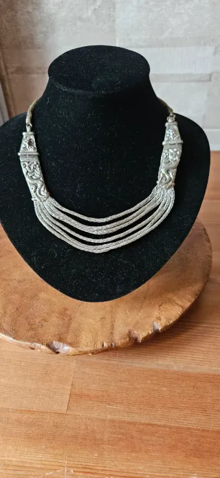 Antico girocollo tibetano