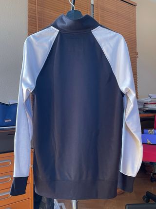 Sudadera Hollister cremallera negra y blanca