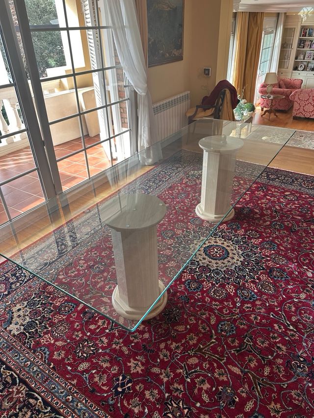 Tavolo da pranzo in vetro e pietra