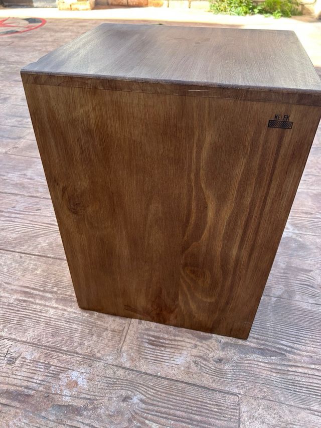 Mesita auxiliar vintage madera y yute