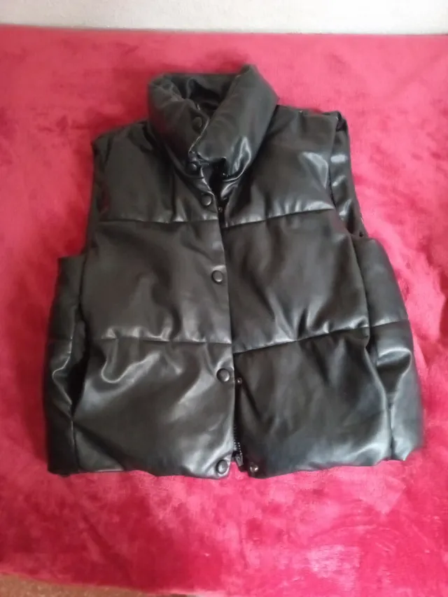 Chaleco Zara polipiel negro Talla S