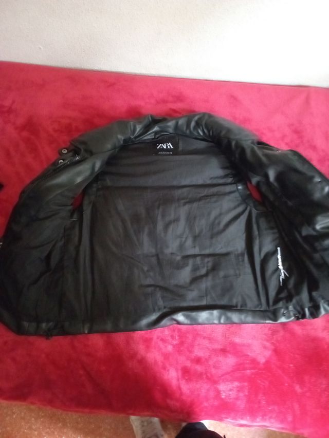 Chaleco Zara polipiel negro Talla S