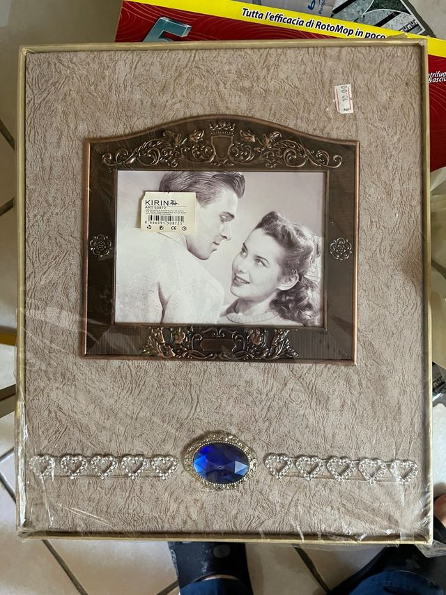 Cornice portafoto decorata con cristalli