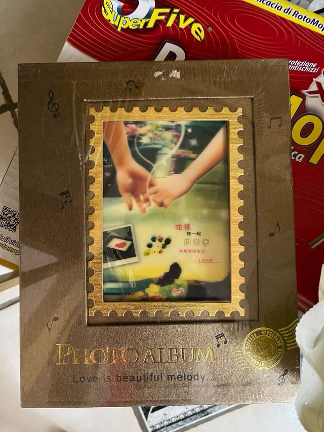 Cornice portafoto decorata con cristalli