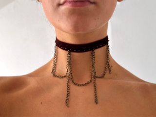 Gargantilla cadenas burdeos