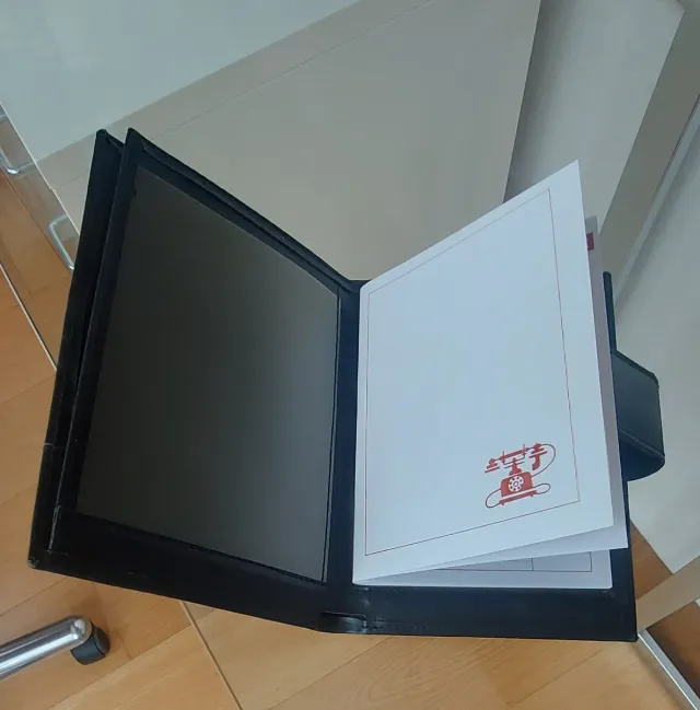 Cartera de piel para documentos y agenda