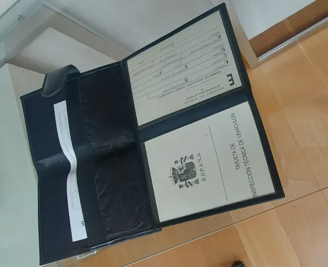 Cartera de piel para documentos y agenda