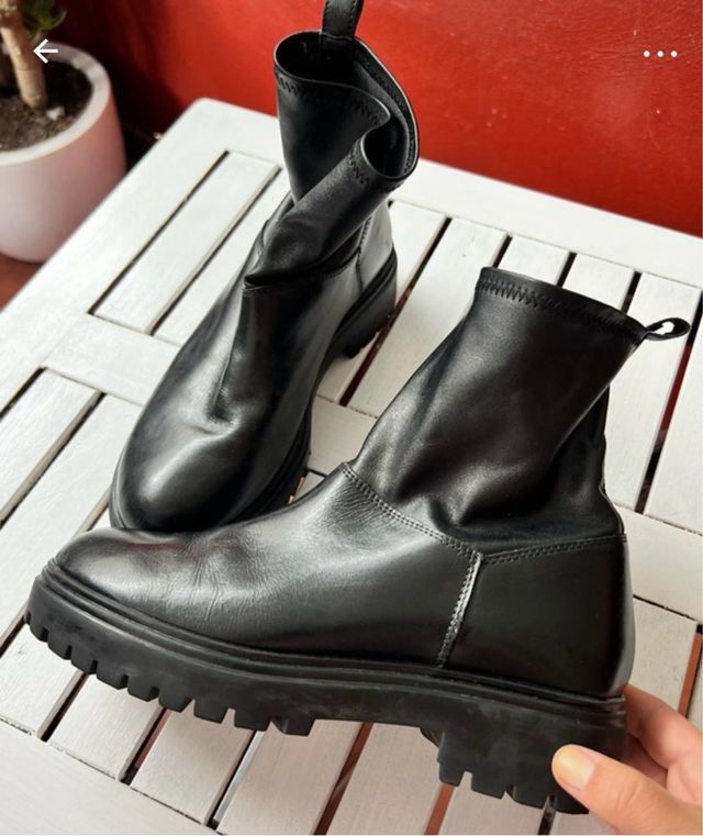 Botas de cuero negras