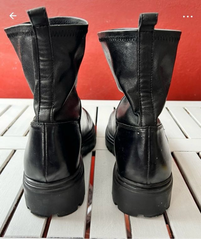 Botas de cuero negras