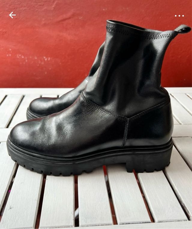 Botas de cuero negras