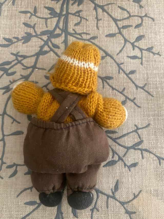 Muñeca porcelana cuerpo tierra 1970