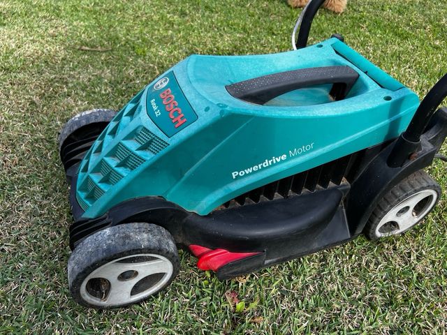 Cortacésped Bosch sin bolsa