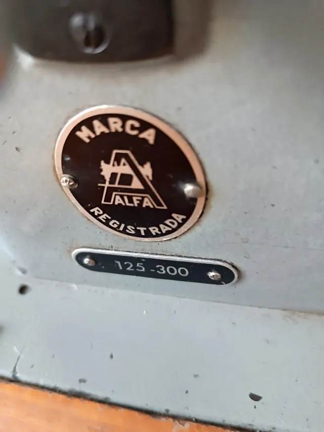 Máquina de coser Alfa 125-300