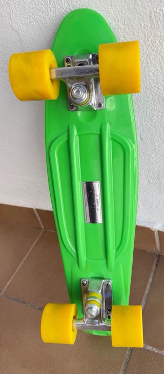 Patín skate verde