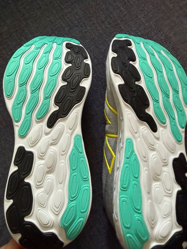 New Balance Fresh Foam X 680 V8 grises