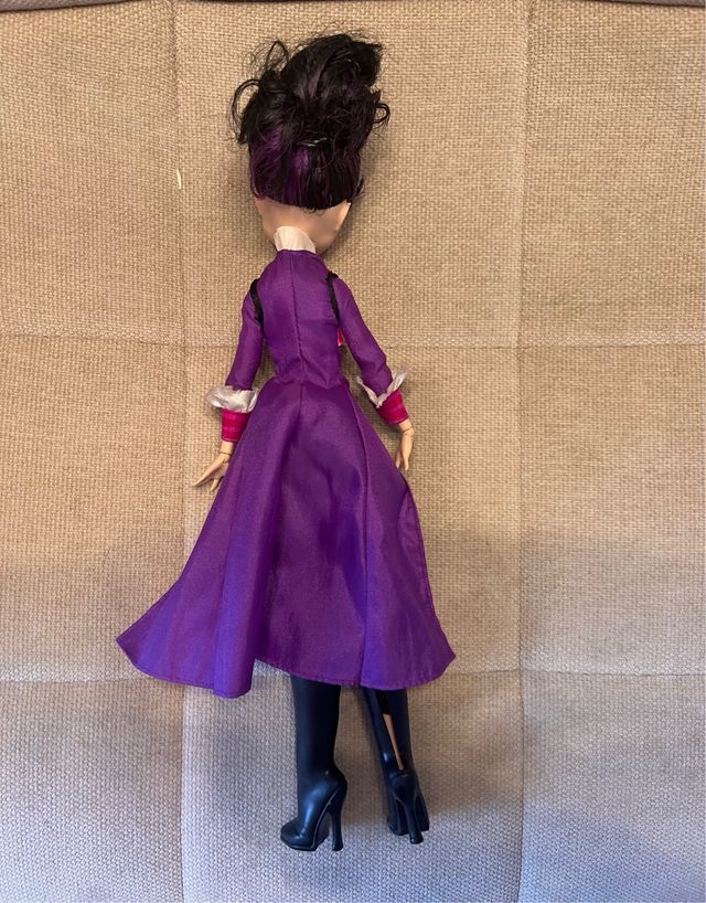 Bambola Monster High Headmistress Bloodgood