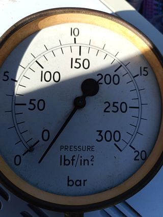 Manómetro de presión 0-300 psi / bar