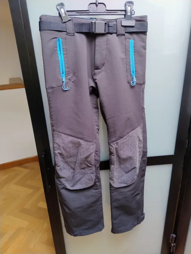 Pantalón de montaña gris