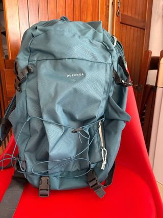 Mochila Quechua 30L senderismo