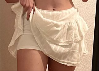Falda volantes Bershka con short