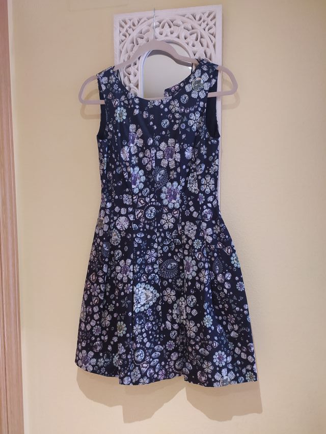 Vestido estampado floral y de diamantes