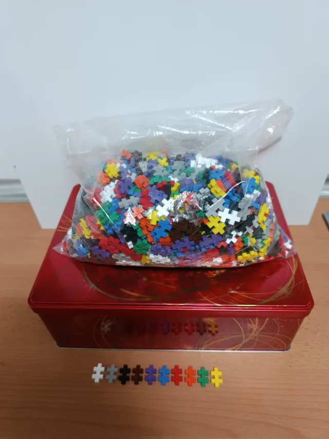 JUEGO DE CONSTRUCCIÓN PLUS PLUS 