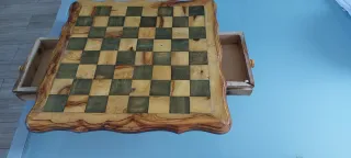 Scacchiera con pedine in ottone