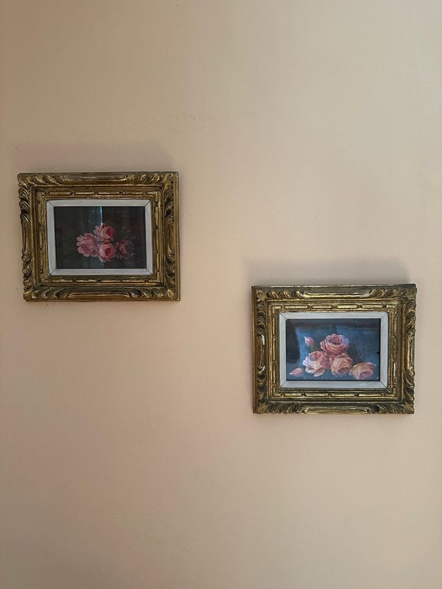 Eleganti quadri incorniciati in oro