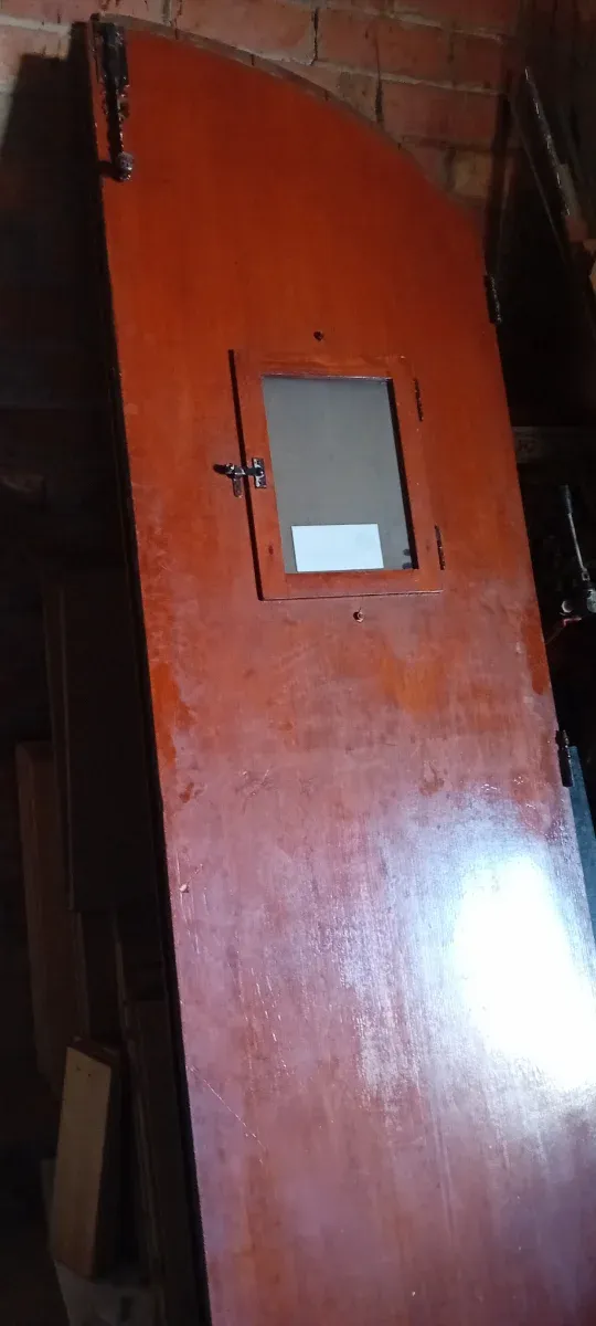 Puerta exterior doble de madera