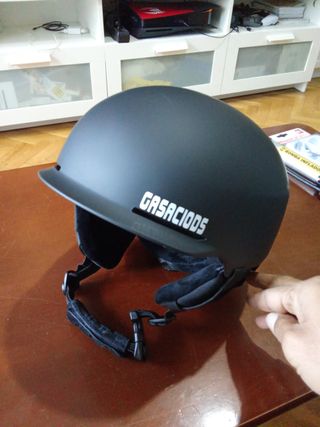 Casco Nuevo Negro para Esquí o Patinete