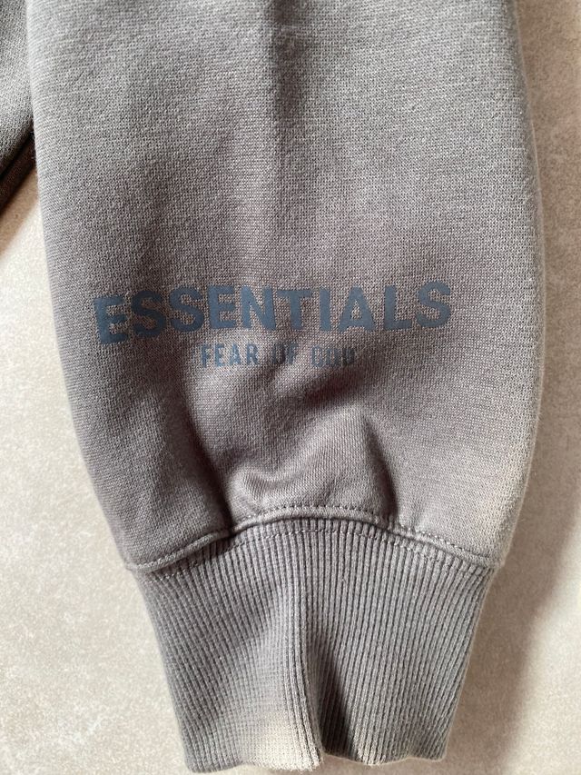 Sudadera Essentials